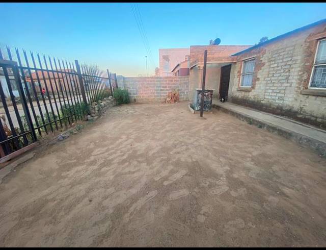 2 BEDROOM HOUSE FOR SALE IN PALM RIDGE EXT 2